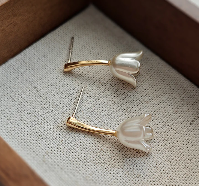 Tulip earrings